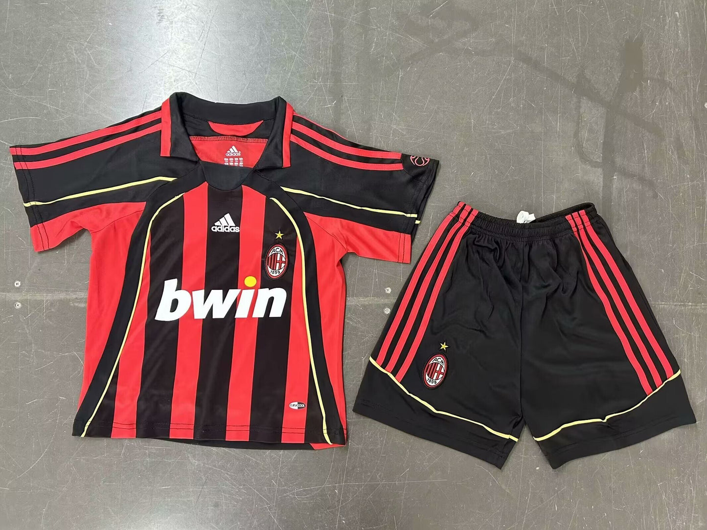 MILAN NIÑOS 2006 - 2007 RETRO